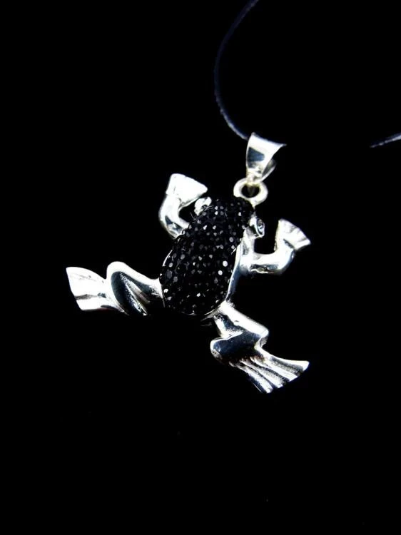 сребърно колие