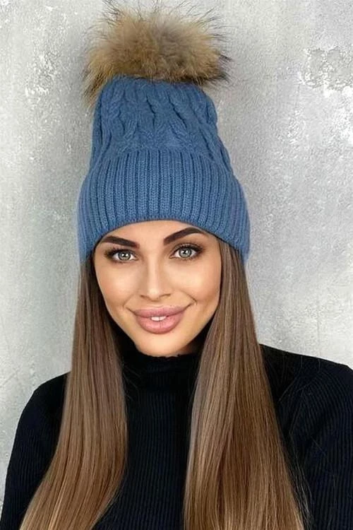 Дамска зимна шапка с естествен пух