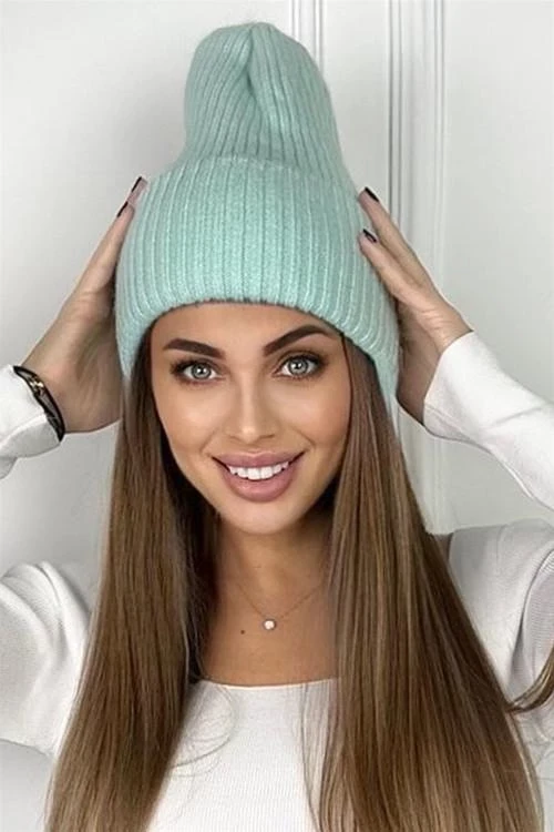 Стилна дамска шапка