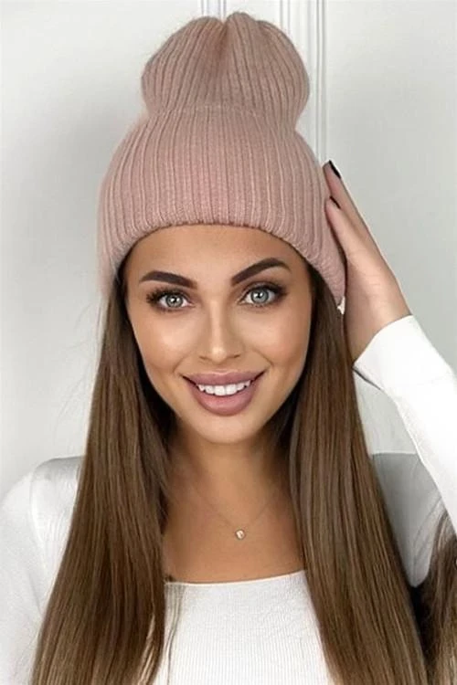 Стилна дамска шапка