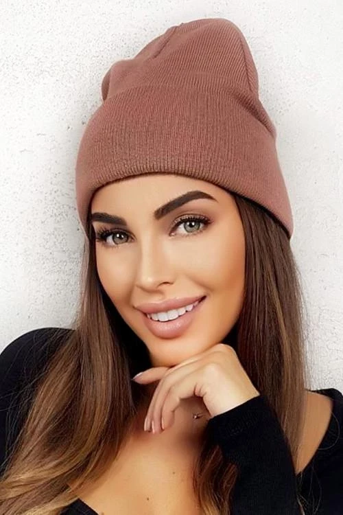 Дамска зимна шапка