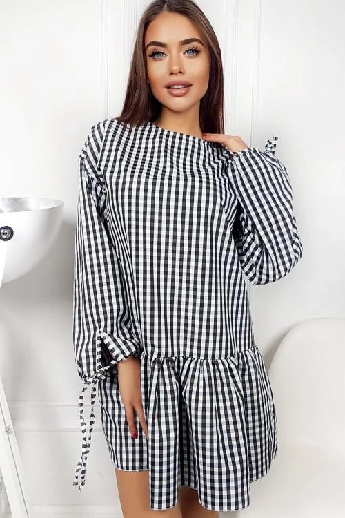 Дамска рокля с дълъг ръкав