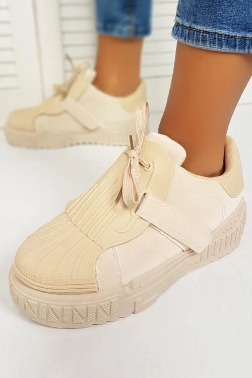 Tenisi dama cu sireturi