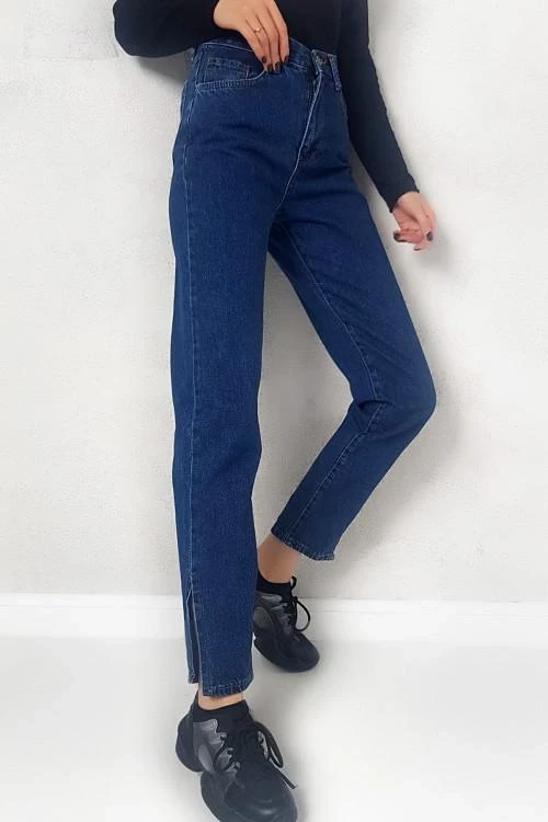 Dámske džínsy s voľným strihom