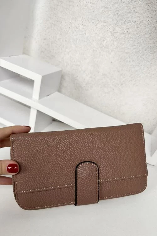 Дамско портмоне с цип и тик-так копче