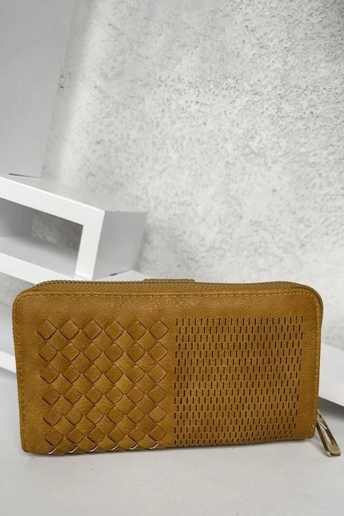 Дамско портмоне с цип и тик-так копче