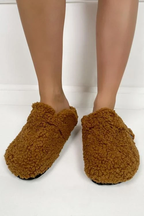 Ženske kućne papuče sa kopčom