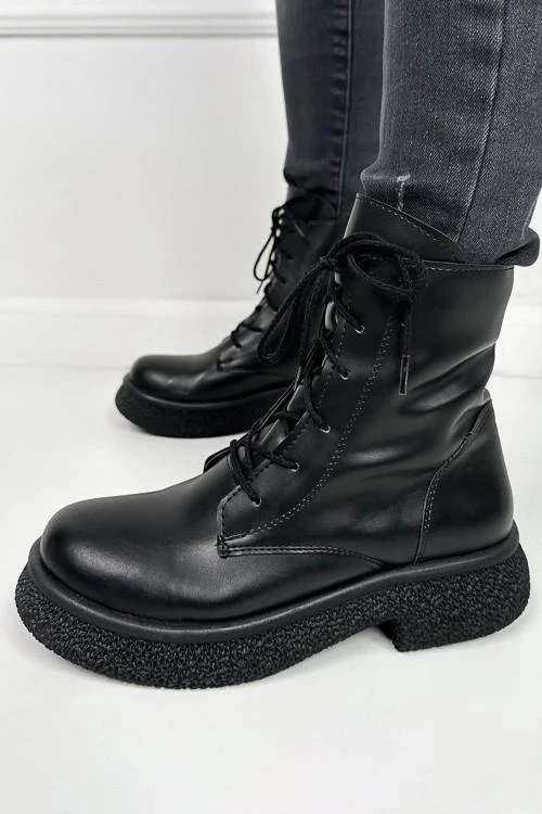 Дамски боти с връзки