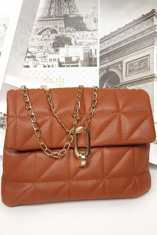 Дамска чанта с метална презрамка