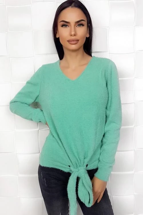 Дамски пуловер с акцент отпред 