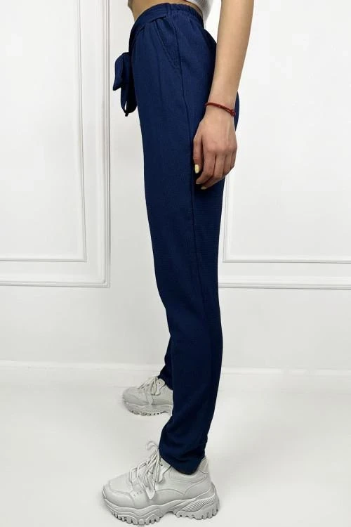 Women's trousers with a belt
