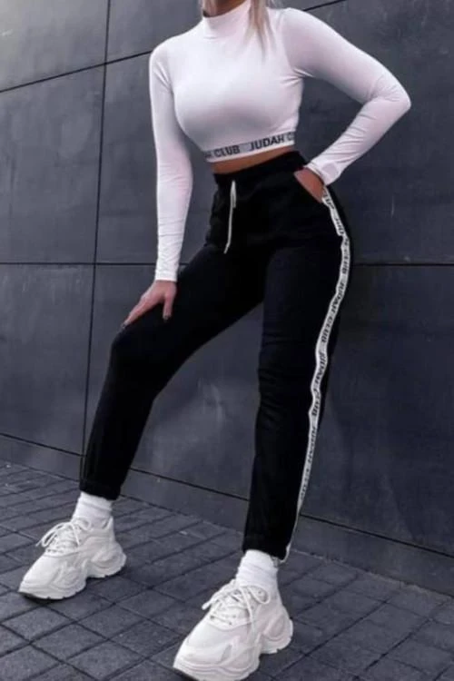 Womens sports pants with links