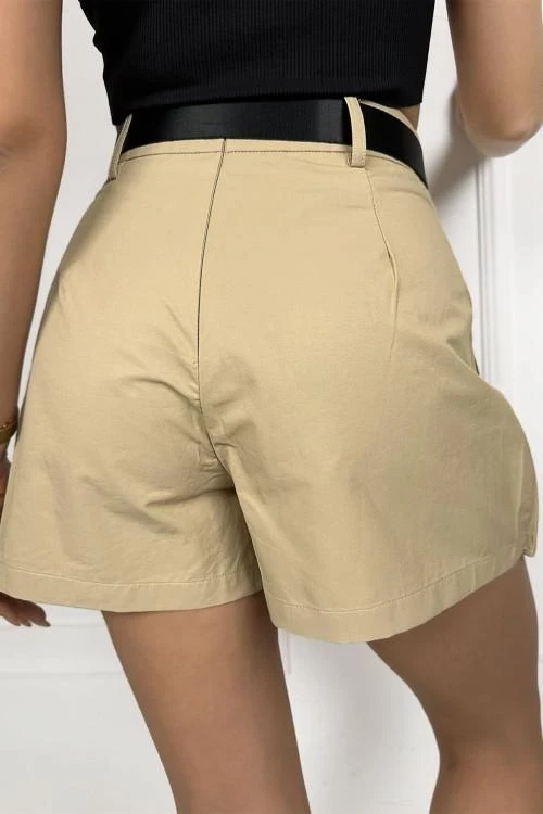 Pantaloni scurti cu buzunar exterior pentru femei