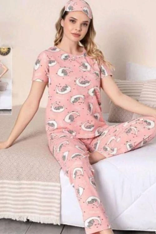Дамска пижама с маска за сън