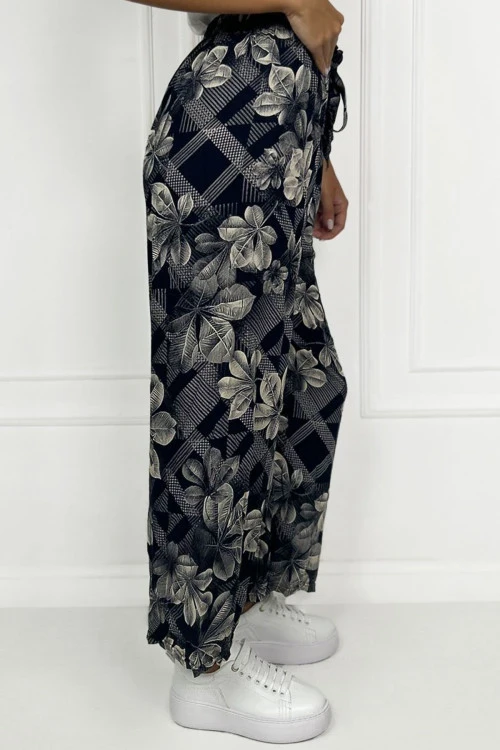 Γυναικείο παντελόνι με φλοράλ μοτίβο