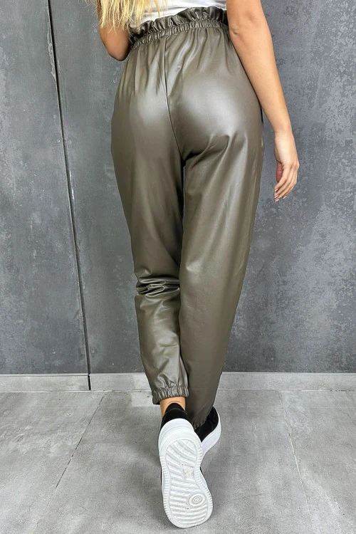 Дамски панталон със свободна кройка