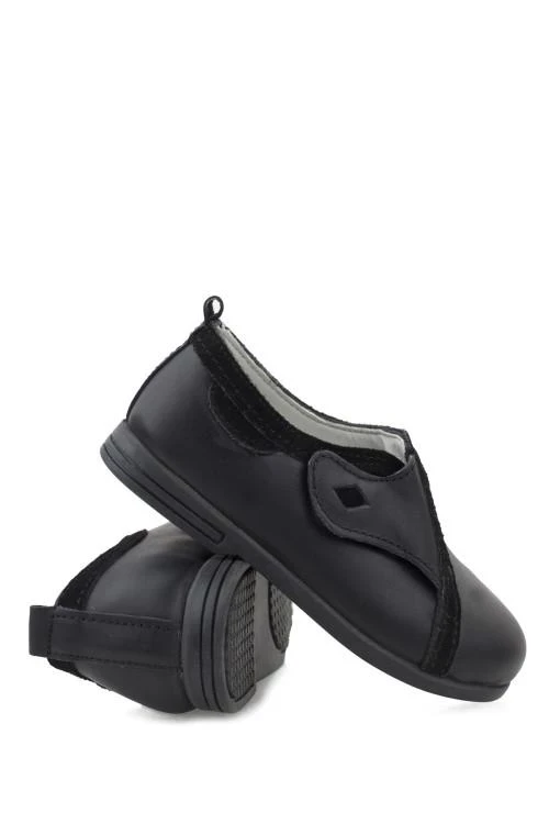 Детски обувки от 22 до 25 номер изработени от естествена кожа