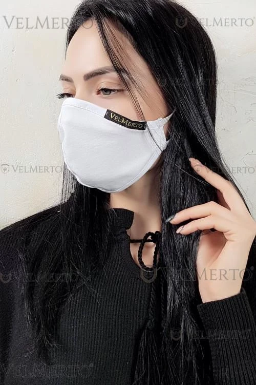 Дизайнерски аксесоар с вътрешен джоб, предназначен за филтър, или марля.Изработена е от висококачествен орга