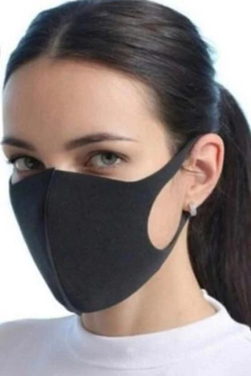 Дизайнерски унисекс аксесоар, изработен от висококачествен непромокаем материал.