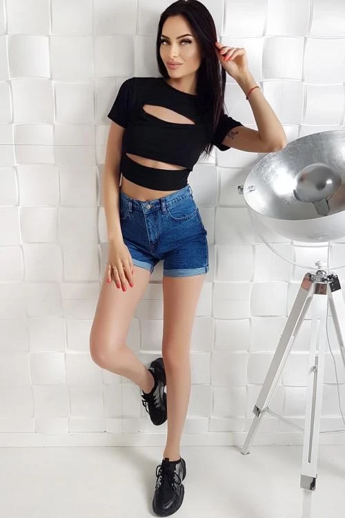 Дамска блуза с ефектен дизайн