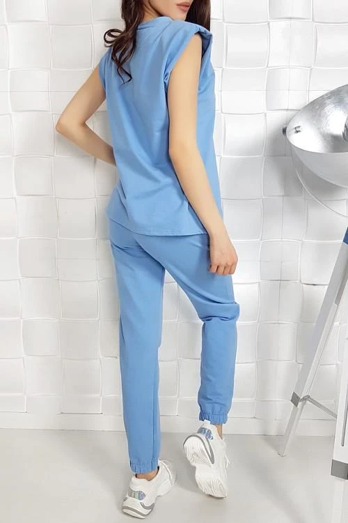 Дамски комплект с изчистен десен