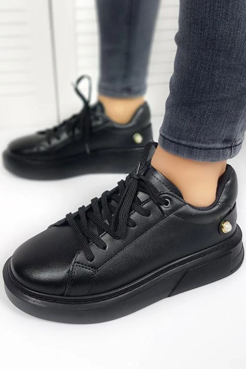 Tenisi dama cu sireturi