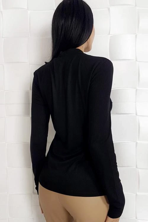 Дамска блуза с изчистен дизайн