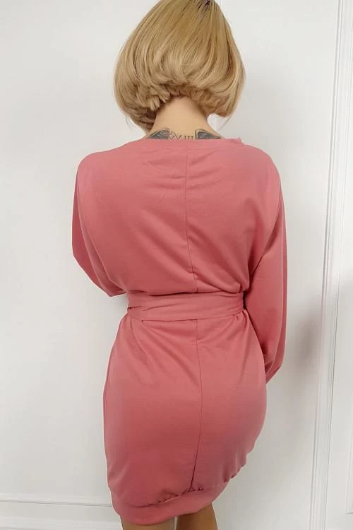 Дамска рокля с дълъг ръкав