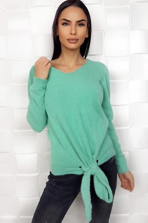 Дамски пуловер с акцент отпред 