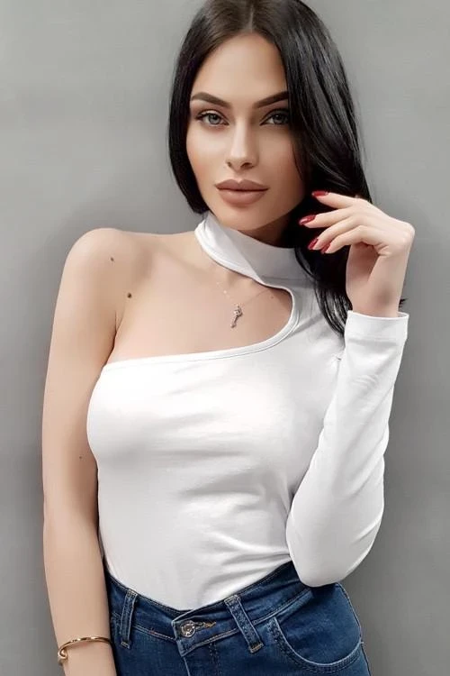 Dámska blúzka s efektnými rukávmi