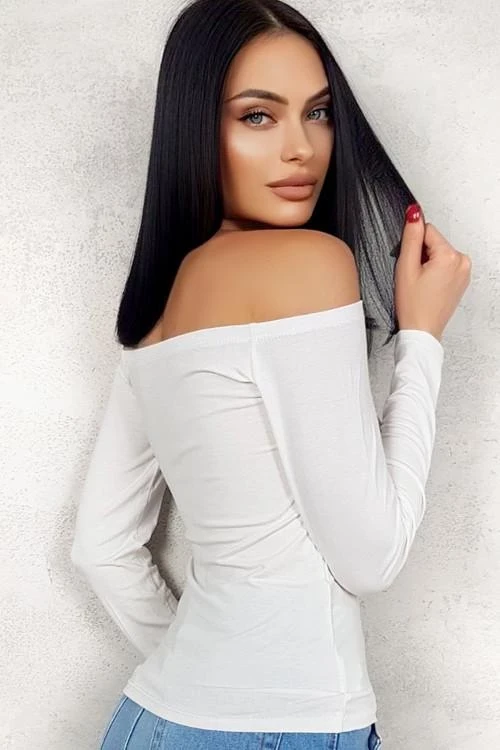 Дамска блуза с голи рамене