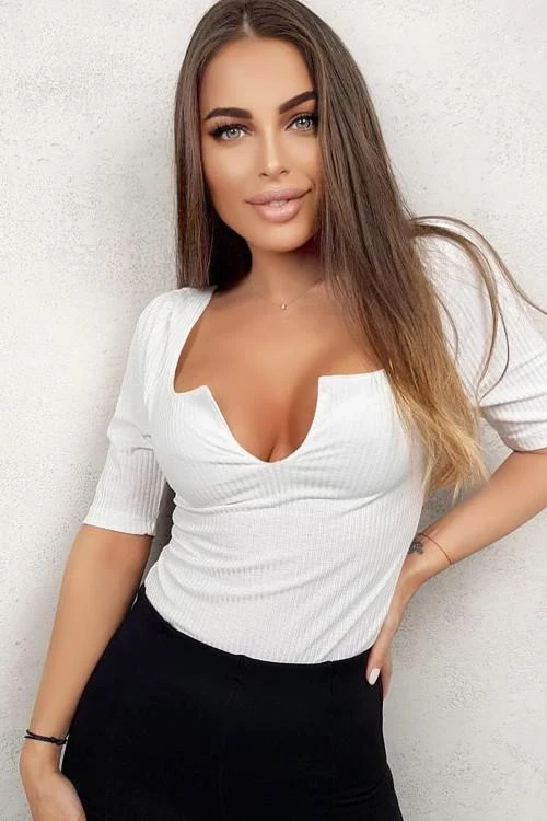 Дамско боди с къс ръкав