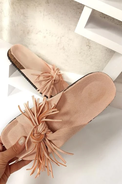 Дамски чехли с атрактивен дизайн