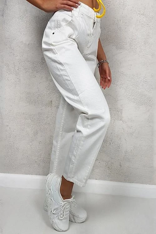 Дамски дънки с изчистен дизайн