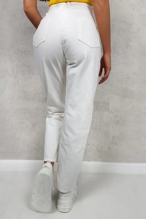 Дамски дънки с изчистен дизайн