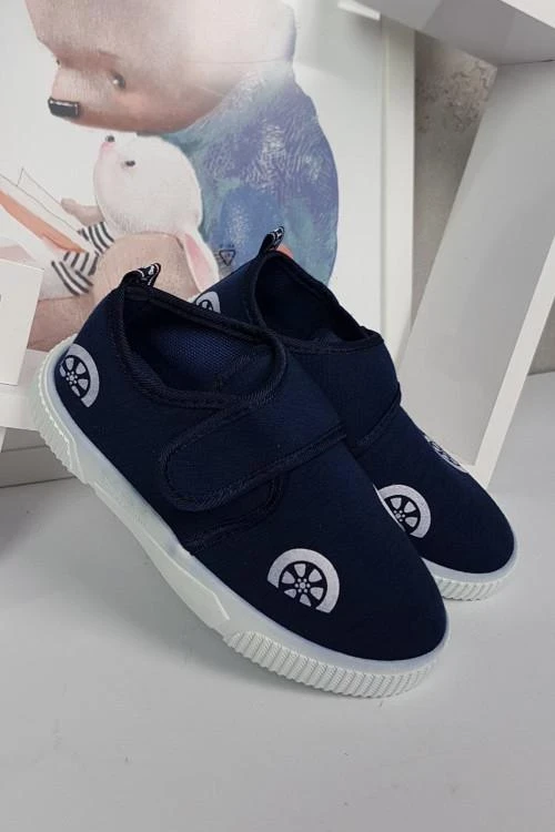 Tenisky, tenisky a gumáky