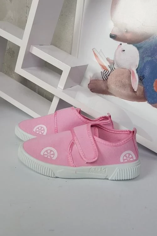 Tenisky, tenisky a gumáky