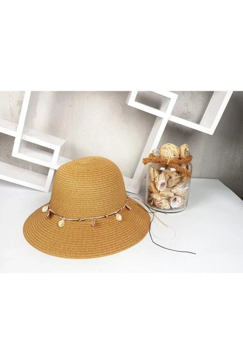 Дамска лятна шапка