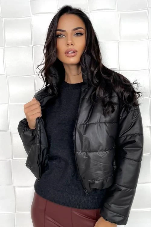 Дамско късо яке с висока яка