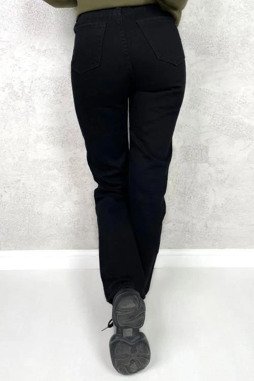 Дамски дънки с изчистен дизайн