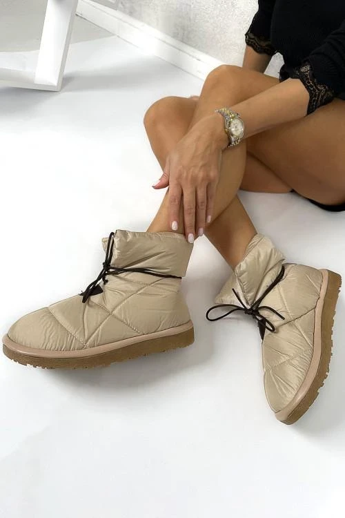 Дамски боти с връзки