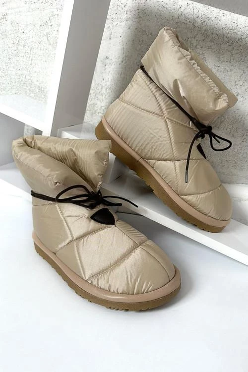 Дамски боти с връзки