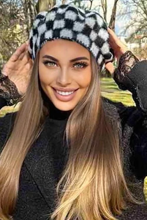 Дамска шапка